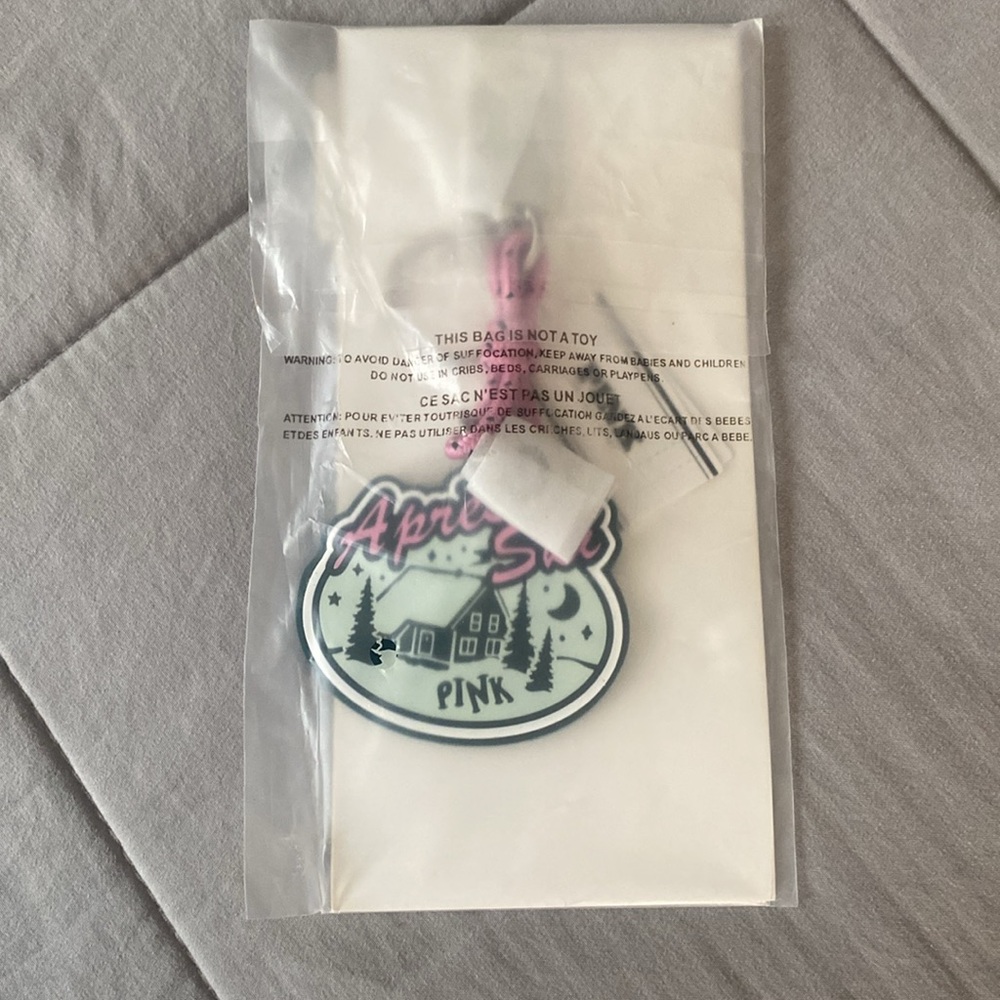 PINK Victoria's Secret Apres Ski Keychain - Picture 2 of 3